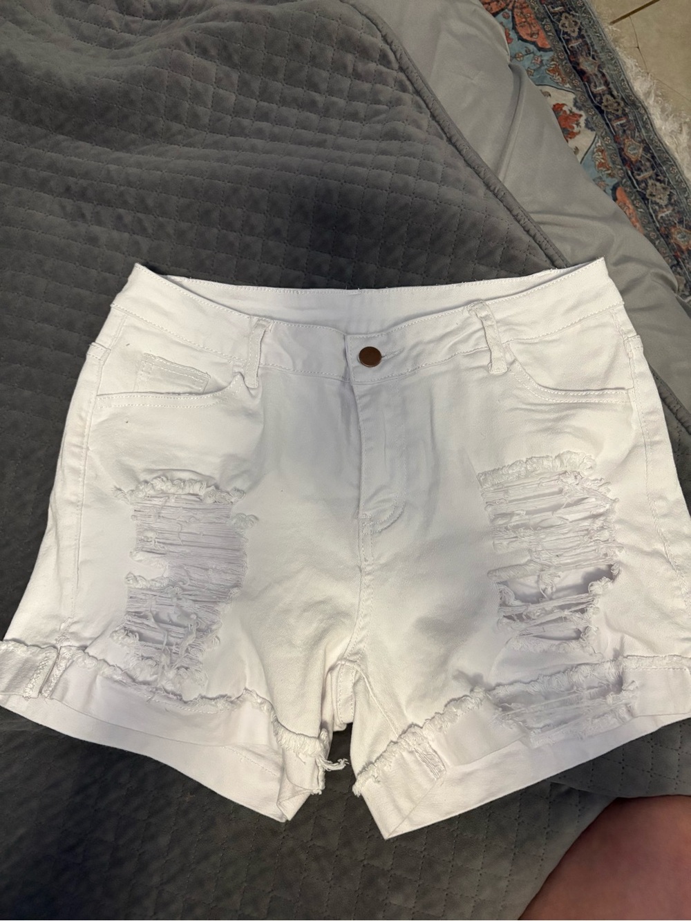 NWT White Distressed Women's Denim Shorts-Size Large